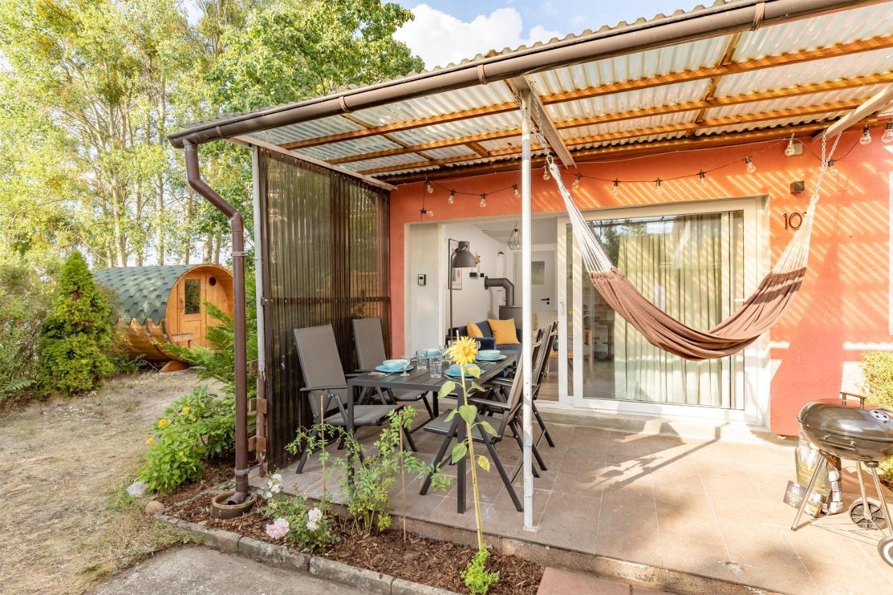 יואכימסטאל Am Grimnitzsee Gemutliches Tiny House Bungalow Mit Sauna Und Kamin מראה חיצוני תמונה